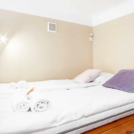 Swietojanska By Renters Apartment