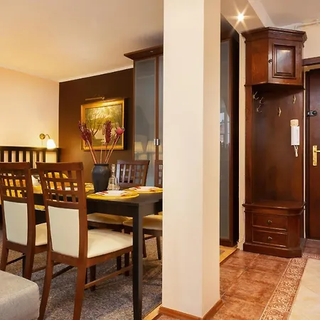 Apartment Swietojanska By Renters