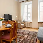 Swietojanska By Renters * Varsó
