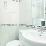 Swietojanska By Renters Apartman Varsó