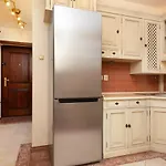 Swietojanska By Renters Apartman